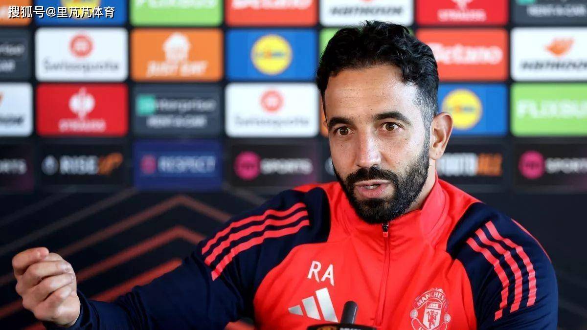 买不下巴莱巴，曼联转攻真蓝黑中场？价格更低的全能攻防转换保障