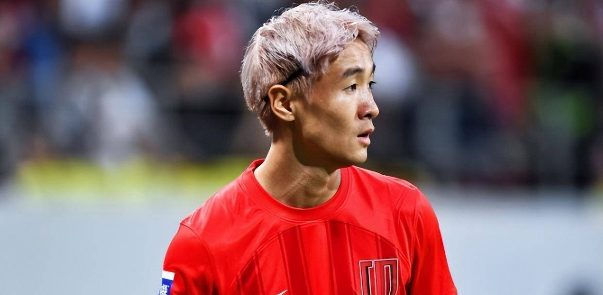 成都蓉城本土新星进军西甲瓦伦西亚，表现出色成为职业球员希望